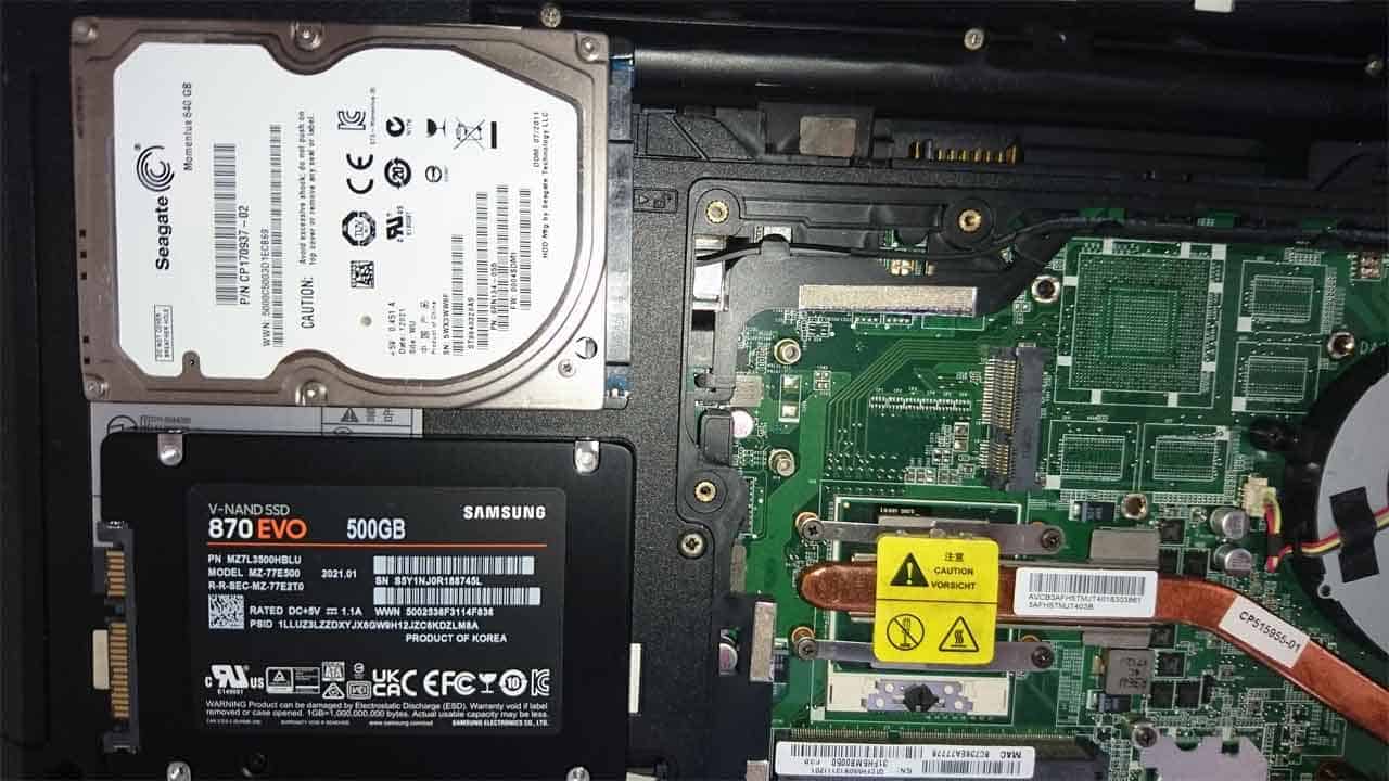 パソコンが起動しない,故障したPCの復旧,壊れたPCのデータ救出,ノートPC液晶パネル修理,キーボード修理,HDD交換修理,ウイルス駆除